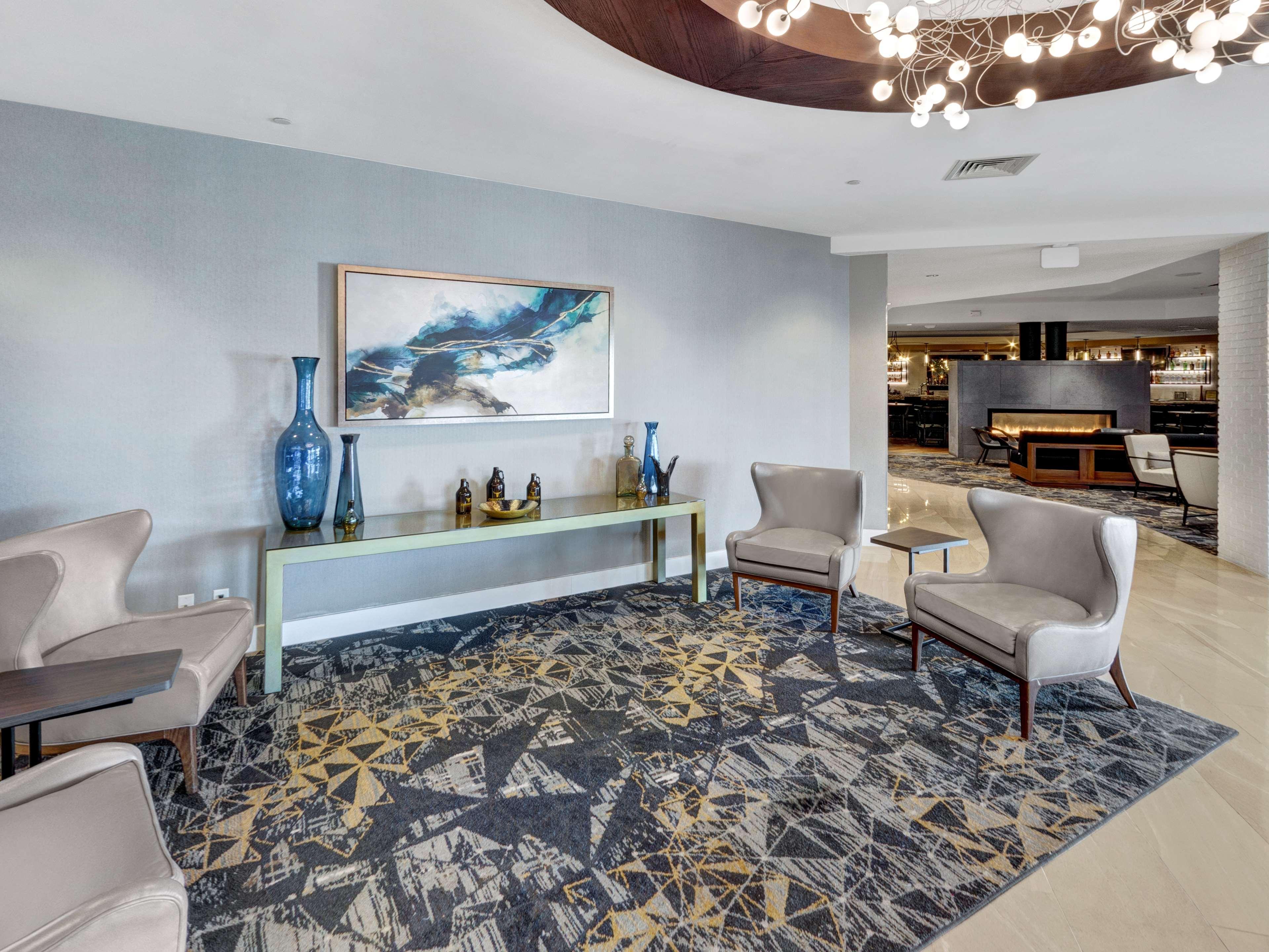 Doubletree By Hilton Wichita Airport Hotel Exterior foto