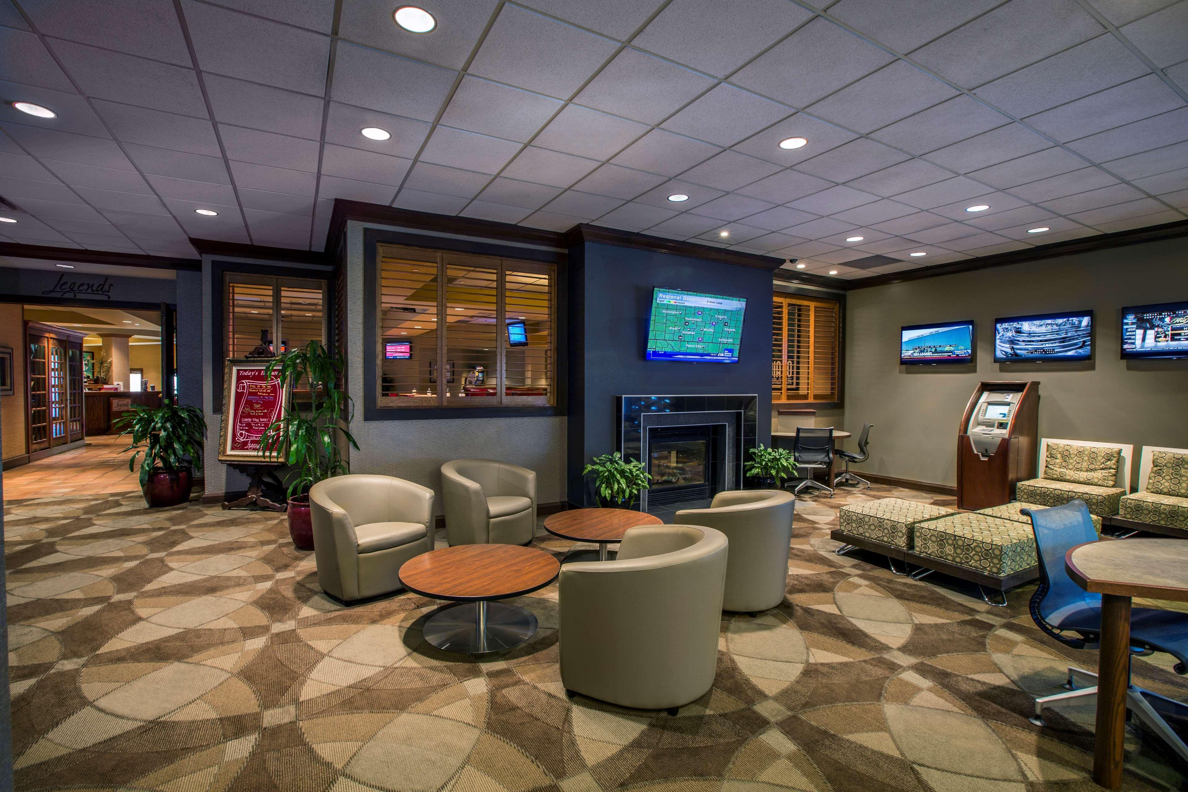 Doubletree By Hilton Wichita Airport Hotel Interior foto