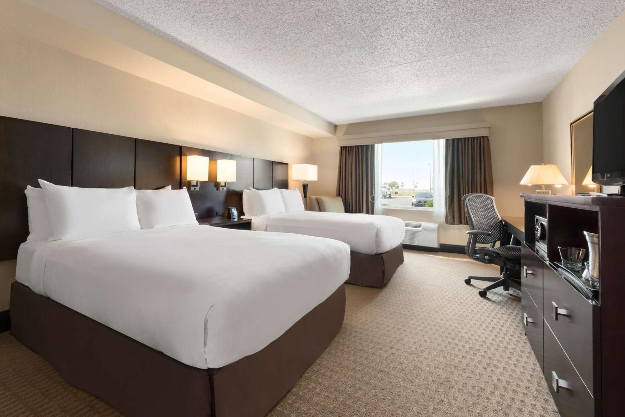 Doubletree By Hilton Wichita Airport Hotel Exterior foto