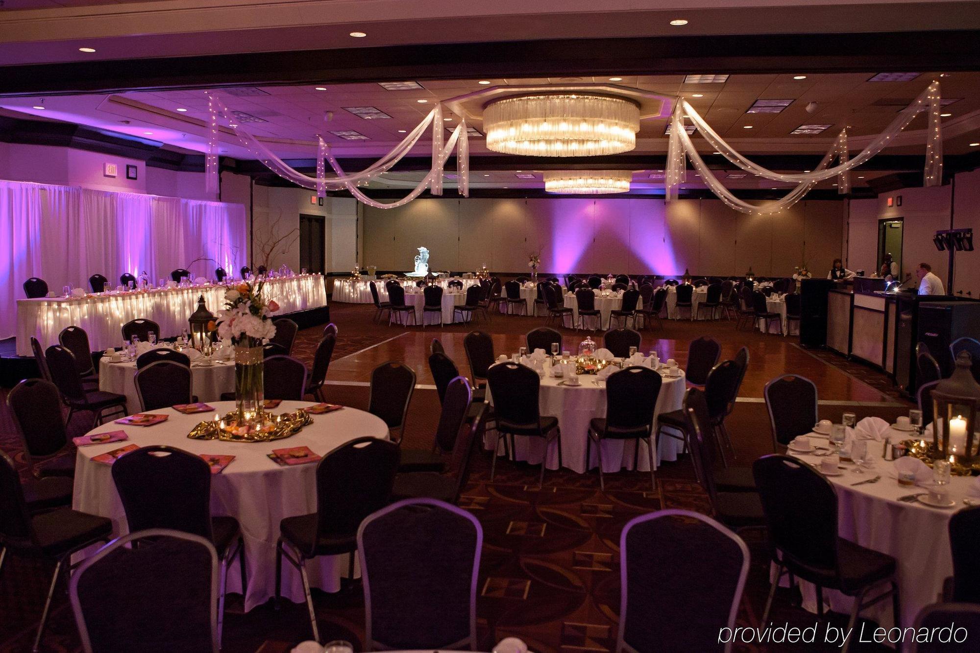 Doubletree By Hilton Wichita Airport Hotel Exterior foto