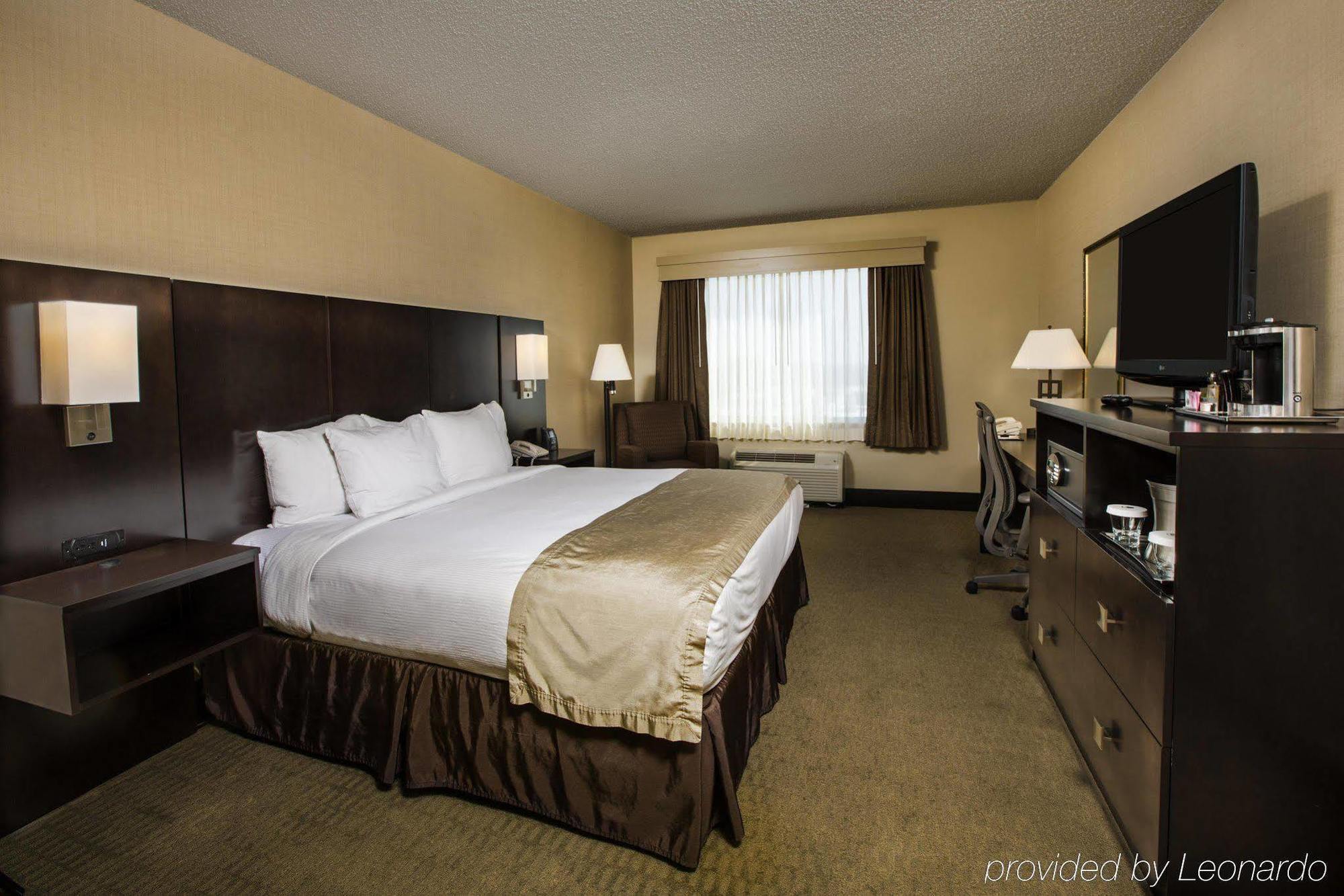 Doubletree By Hilton Wichita Airport Hotel Exterior foto